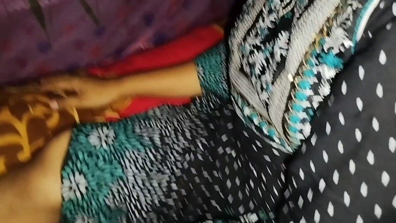 Deshi women: Деревенская Девушка С Тугой Киской На Улице, Секс-видео Дези На Улице