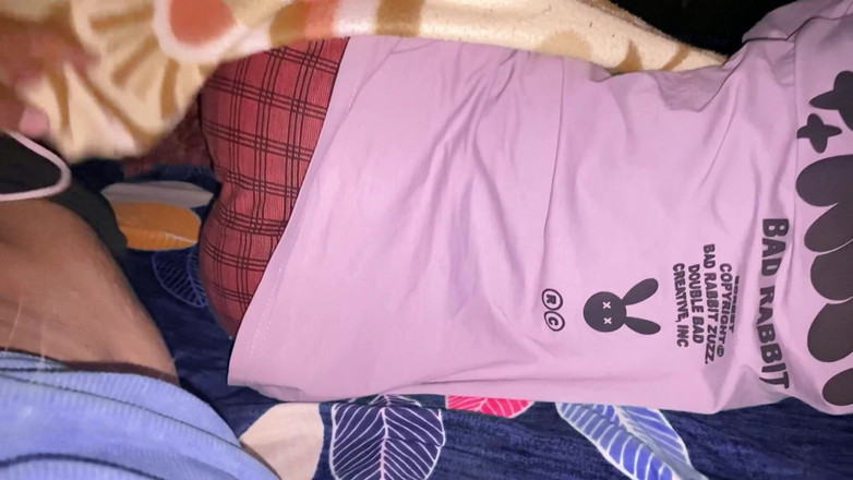 Desifilmy45: Indian Sasur mengongkek pepek ketatnya yang baru bahu