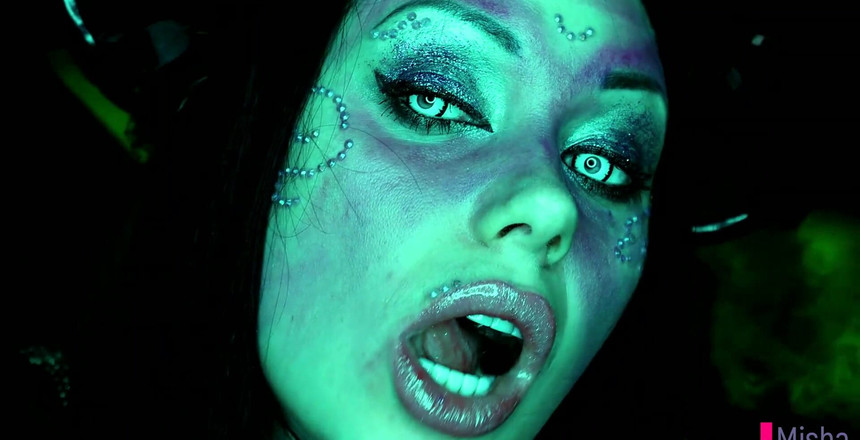 Goddess Misha Goldy: Wielokrotne zmiany Przez miliony lat lub połykanie?