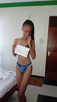 Fille mince de Mombasa