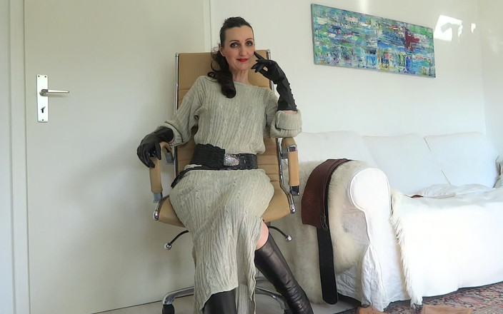 Lady Victoria Valente: 타이트한 벨트 1부