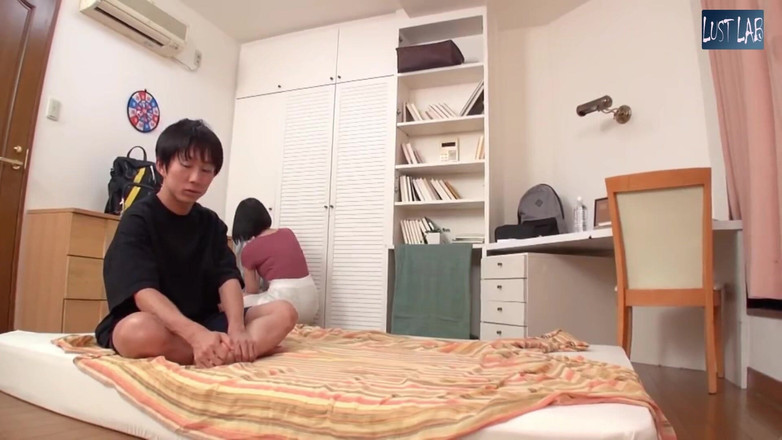 Lust lab: O vecină căsătorită naiba trece linia când tensiunea se snaps și...