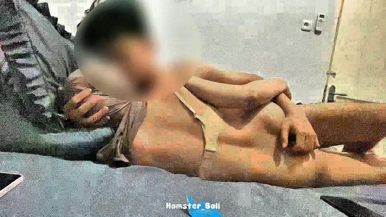 Hamster_Ball: Aku selingkuh dari ibu tiri melayuku yang berhijab waktu ayah...