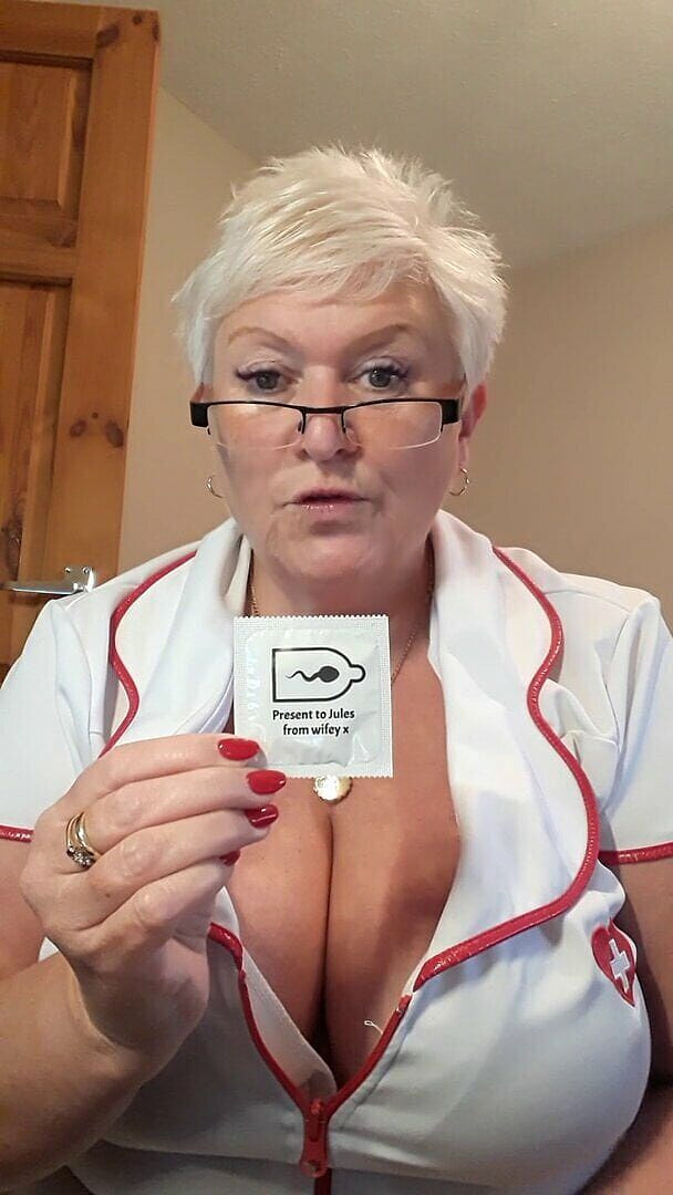 Uk Joolz: नर्स Joolz ukjoolz के साथ एक सत्र