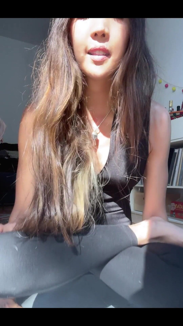 DaringKiara: Aku telah mencoba beberapa pose yoga baru, apa pendapatmu tentang...