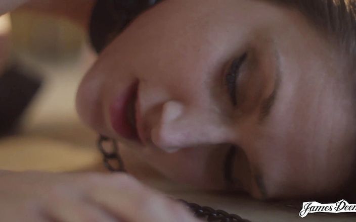 James Deen: Mystica Jade трахається в груповусі
