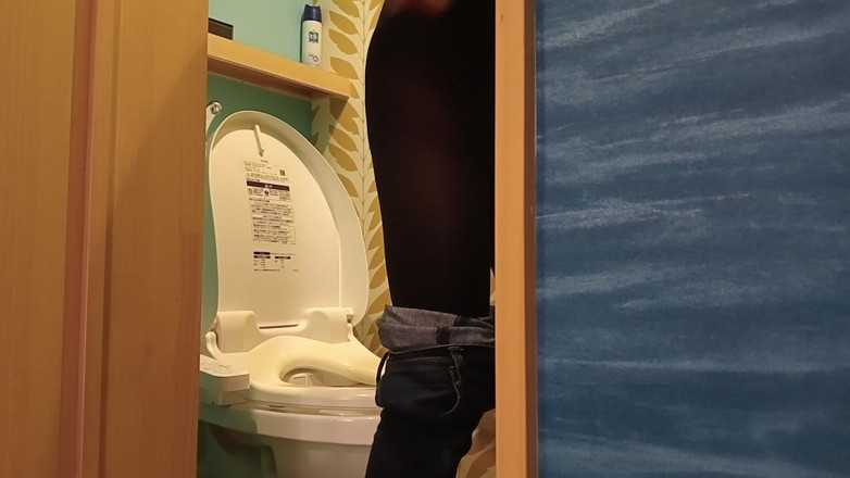 Mayumi Kanzaki: Pee Video