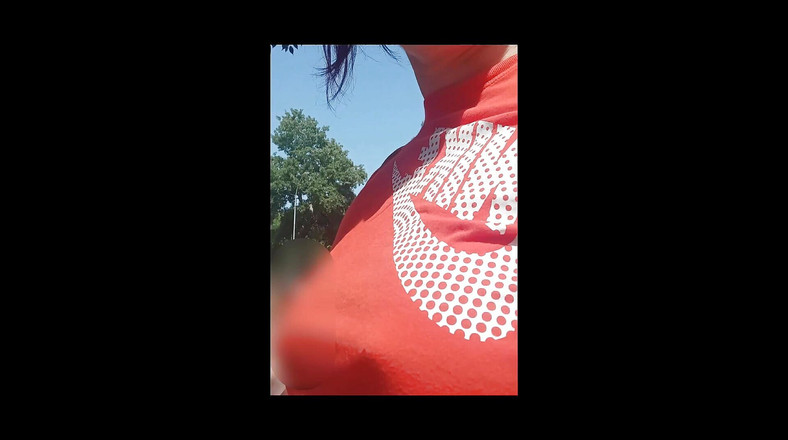 Marina Butty: Bh-loos en geil buitenshuis