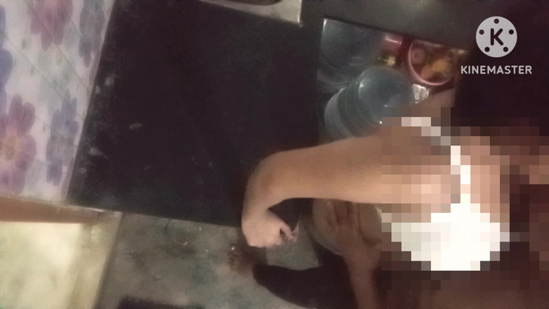 Romantic girl: 大胸部大屁股大本地性爱男友女友