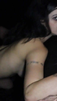 Sodomie amérindienne dans un gangfucking anal dans un cinéma porno coquin !