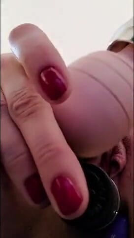 State of Suction: Red nails make that pussy cum