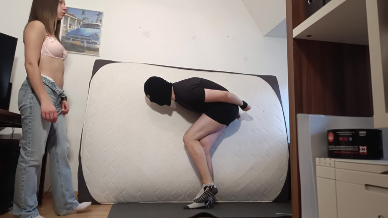 German ballsbusted: She's Destroying My Balls and I'm Defenseless
