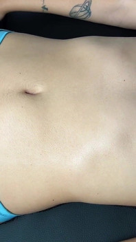 내 첫 후장 마사지 : 수줍은 소녀의 긴장을 풀어주기