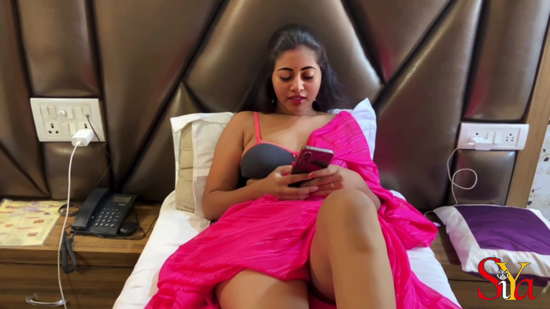Vicky Siya: Desi Sexy Bhabhi Fucked When Talking with Husband