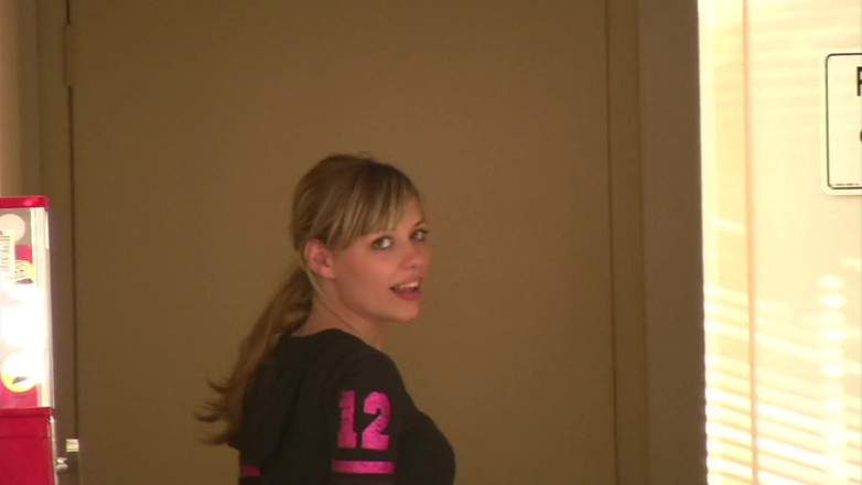 Kinky Toilet Girls: Knulla mig hårt, runt om i staden