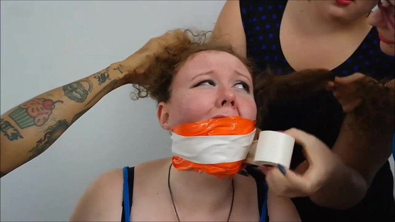 Selfgags classic: Vicious gag bullying - runde 1: Layla auf kailey!