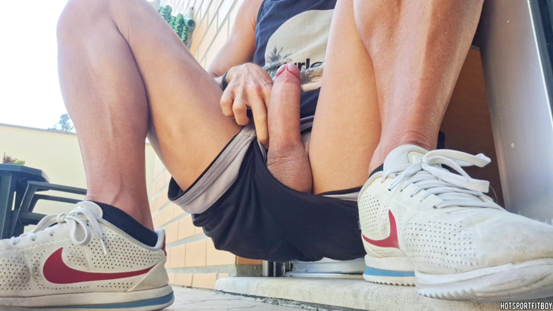 Hotsportfitboy: Risky Cum on a Balcony - Almost Caught