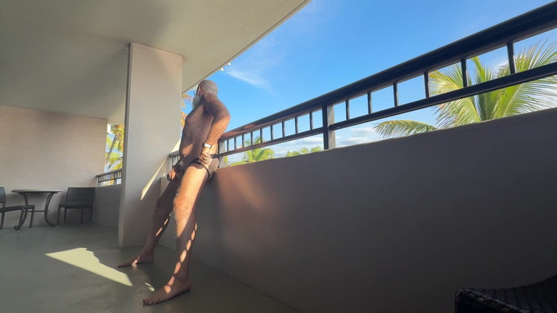 feedmedick: バルコニーサプライズ