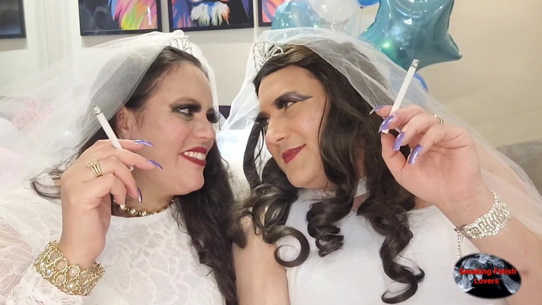 HollyCox: Kouření nevěst Vs 120s