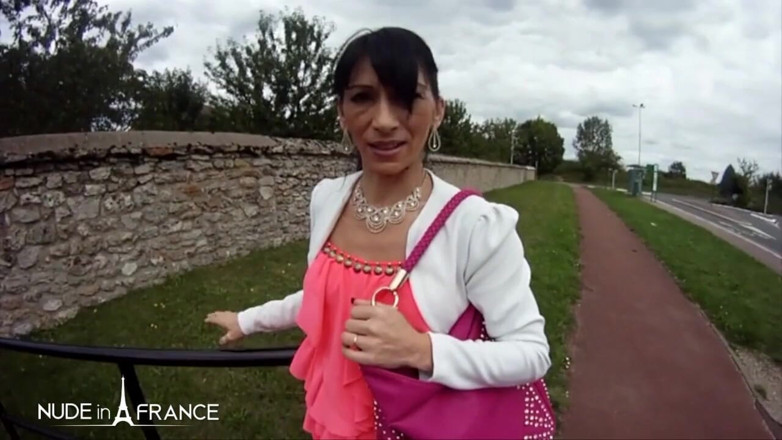 Nude in France: Linda milf from southwest is a horny squirt woman