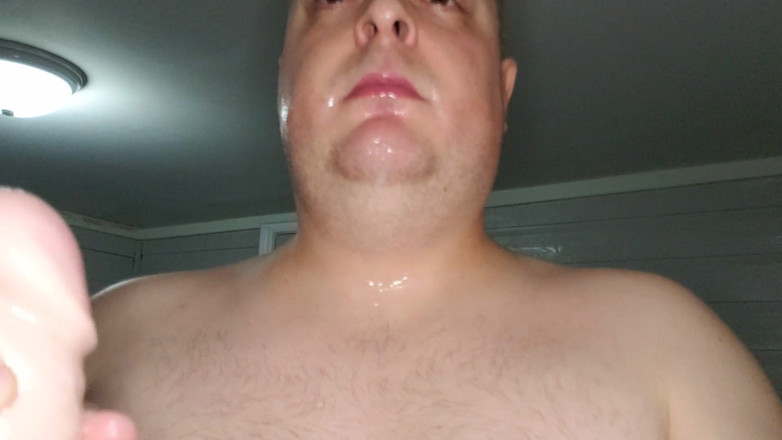 Charlieboy69: Einen riesigen 11-zoll-könig-schwanz-dildo tief in den hals gefickt - gesichtsfick