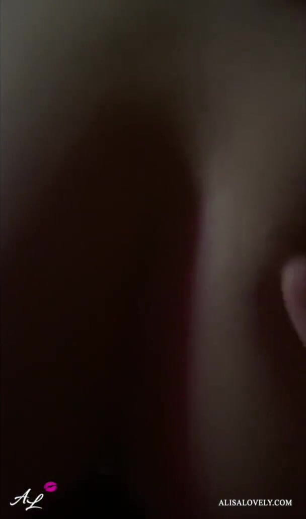 Alisa Lovely: Kvällsknull av en vacker brunett med en pawg doggy style