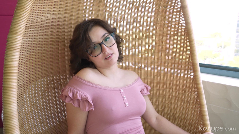 Karups POV: Gadis remaja culur yang hot ini rela dientot habis-habisan sama...