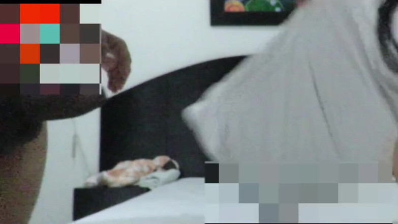 hornyrich: 큰 자지를 가지고 있기 때문에 가장 친한 친구와 남편에게 바람을 피우는 통통한 콜롬비아 소녀