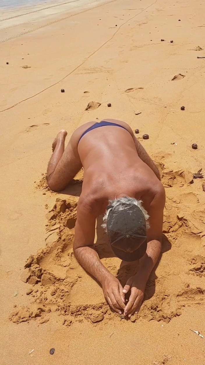 Ladysilvas: У бікіні на пляжі яка гаряча дупа