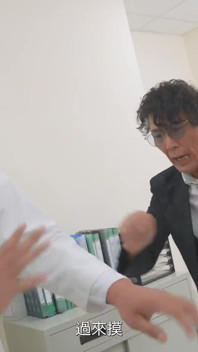Waktu berhenti! Dokter hot ngentot habis-habisan sama suster nakal ini.