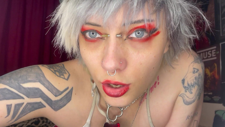 Glitterqueen1999: Fodendo minha boca e buceta meio-irmão? Bj garganta profunda e...
