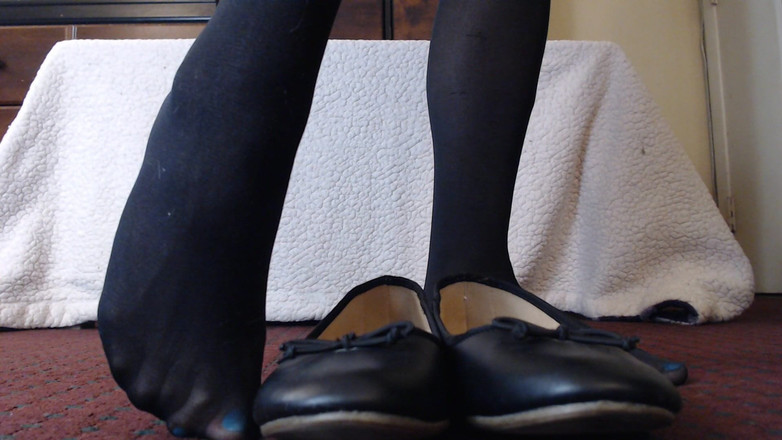 Abby Anna: Stoking ballet flats shoeplay berkongkek