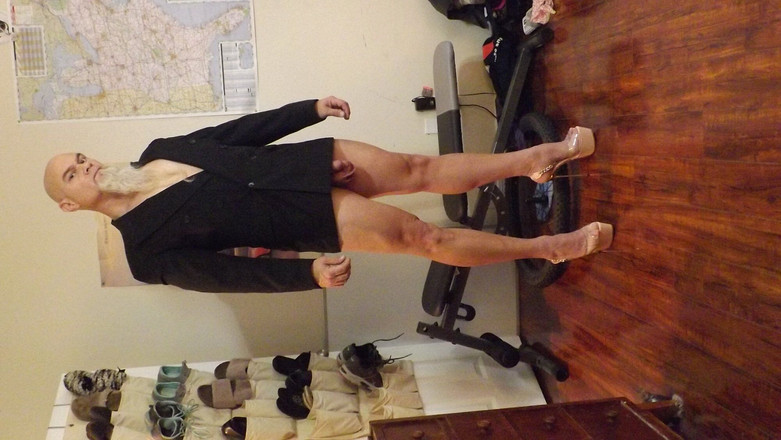 MrLeggs: Too Sexy for This Shirt but I Like It Cause...