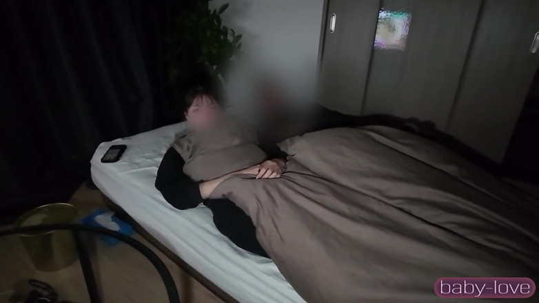 Asian happy ending: Bedövning figur vänder huvuden överallt när en tyst vinterdag långsamt skiftar...