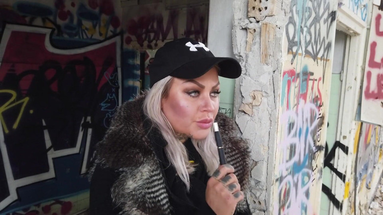 Fetish videos by Alex: Blonde Lady Merokok Rokok Elektronik