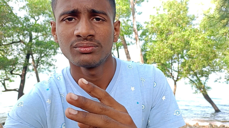 LinearOrnament35: Wie man ein Kondom benutzt.