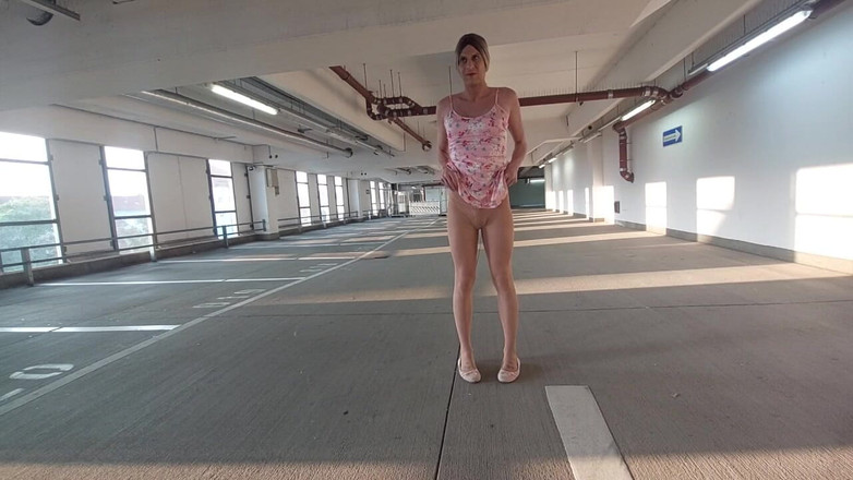 sweetfeet29: Lumină naturală în parcarea parcării