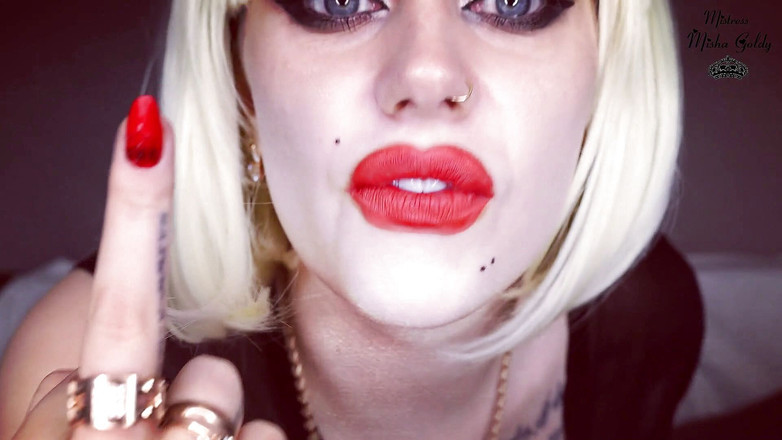 Goddess Misha Goldy: お前は愚かだ、知恵遅れだ!私の中指と敗者のサインJOIを崇拝