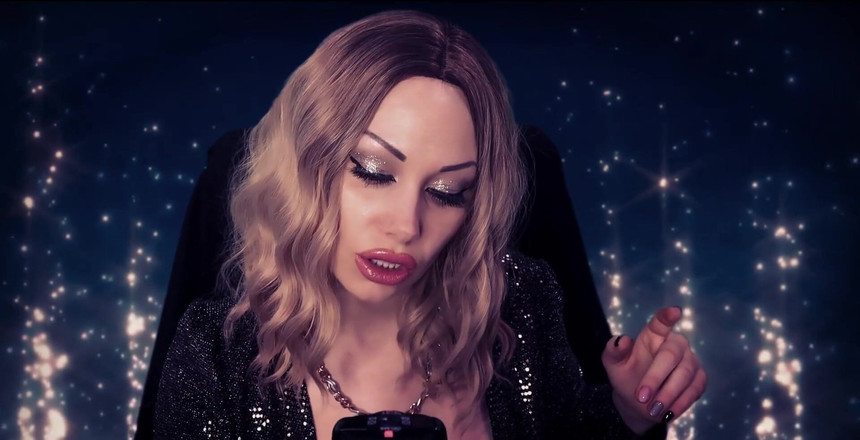 Goddess Misha Goldy: 是时候把你的意识抛在脑后了。我要深入你的意识。感受你周围的快乐。