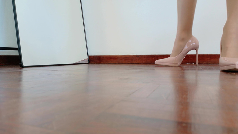 Kinky Lyrical: Высокого каблука АСМР - Поинт-шпильки