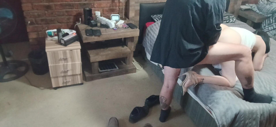 Bigjoefuckalott: Dobrze się masturbuje, mój przyjaciel uderza moją żonę