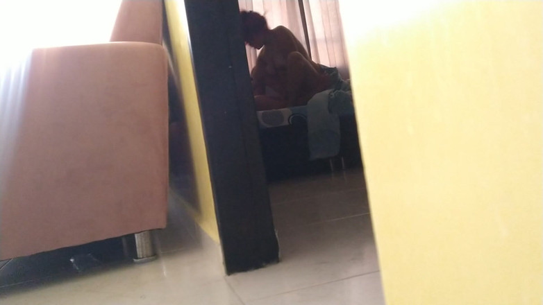 AngyAmazon: Můj paroháč mě sleduje, jak ráno šukám s sousedem