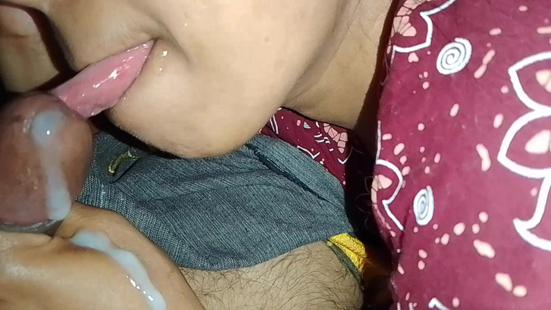 Skydreem1104: Indian Girl Puts Her Friend's Penis in Her Mouth and...