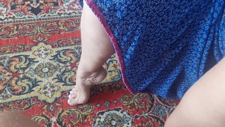 Selena701: Sudut pandangan dekat Selena bergambar dan blowjob menelan