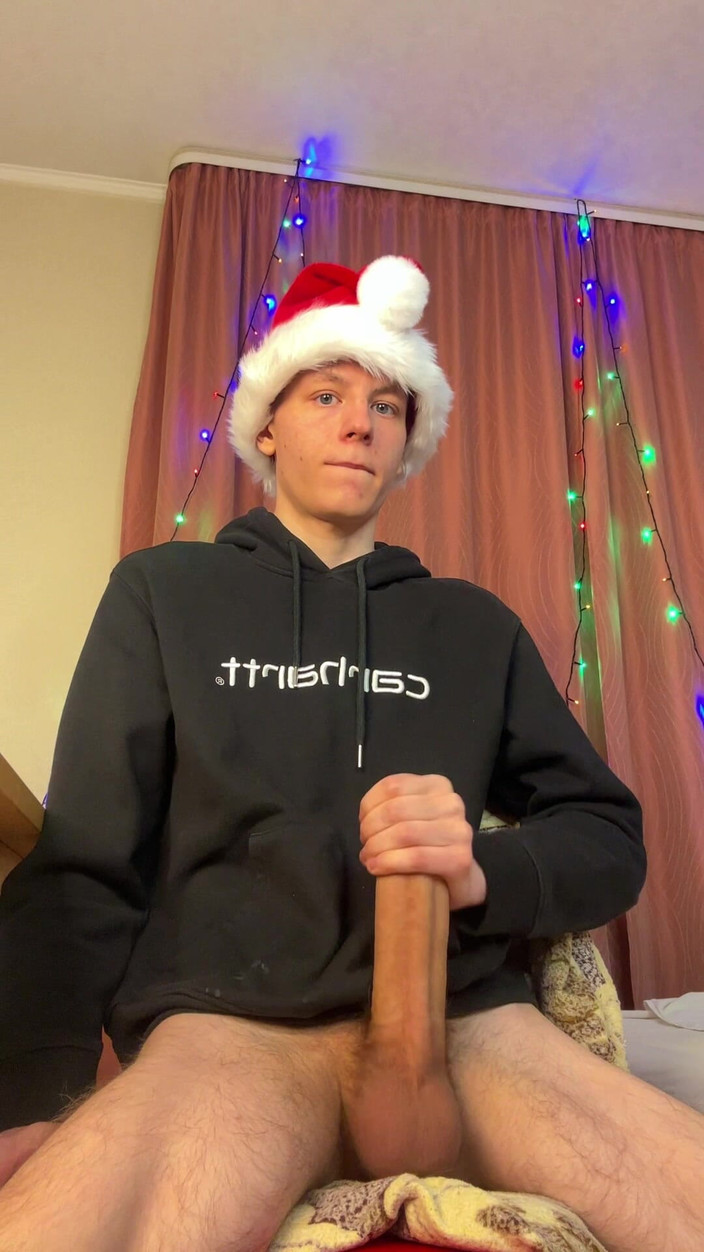 Morflot24: Быстрая дрочка в ванной заканчивается спермой на зеркало