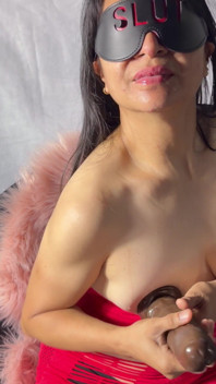 A Little Foreplay to Get My Pussy Soaking Wet.