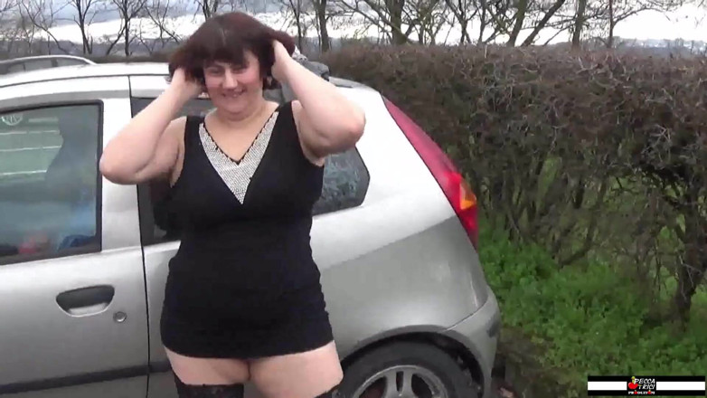 Peccatrici Produzioni: Mature slut pissing compilation