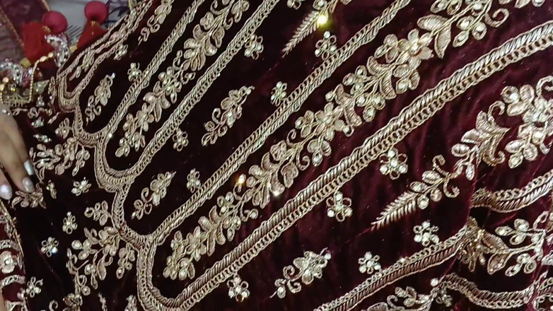 Apple Porn: Cặp đôi người Ấn mới kết hôn làm tình đêm đầu tiên