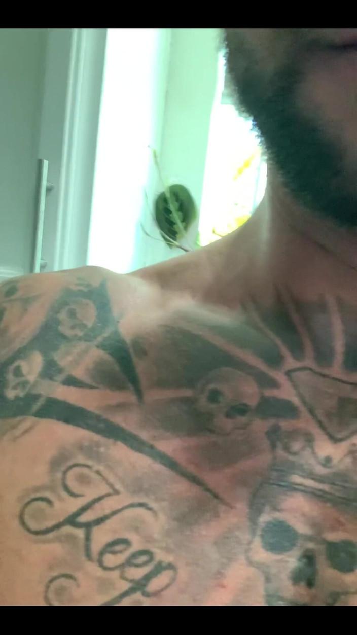 Jasons feet: 就像是一个巨人一样，我想要地利用你