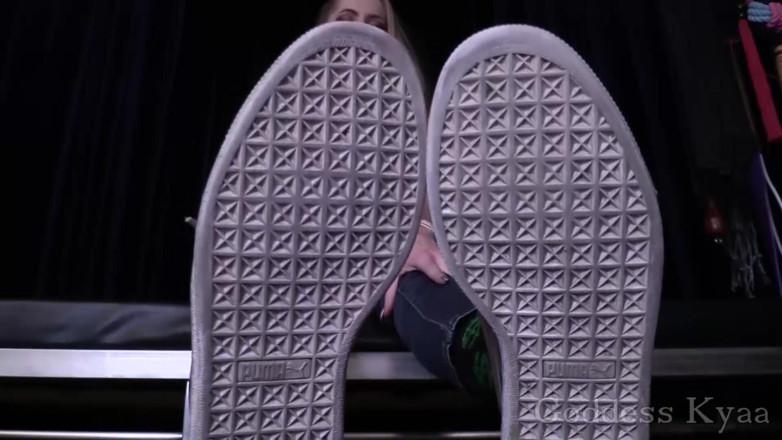Kyaa Chimera: Lutsch meine dreckigen turnschuhe